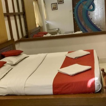 Hotel Aston Calcutta  Esterno foto